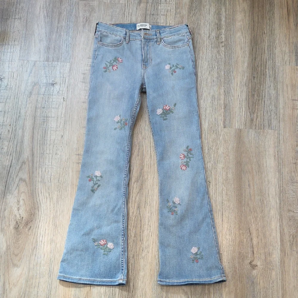 Abercrombie Kids High Rise Flare Kid Jeans 11/12 EUC - Picture 2 of 3